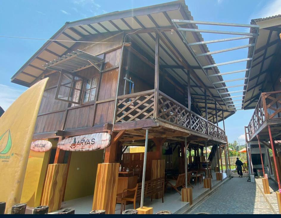 ARYAS SURF CAMP